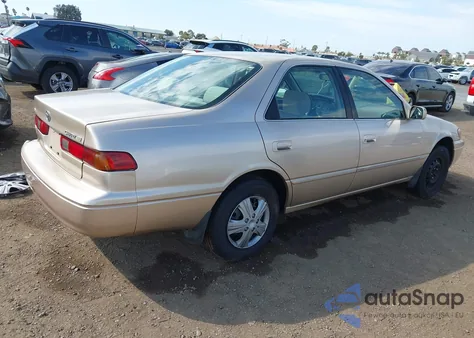 1998 Toyota Camry Le z USA, uszkodzony, nr VIN JT2BG22K0W0159455